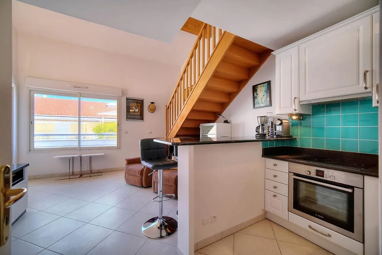 Ref 1766 - Cannes Center - Apartment For Rent 0*,